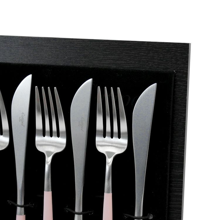 クチポール（Cutipol） GOA/ゴア ピンク ディナー24点セット （ディナーナイフ・ディナーフォーク・ディナースプーン・コーヒー/ティースプーン） 収納木箱入り(ギフトボックス)