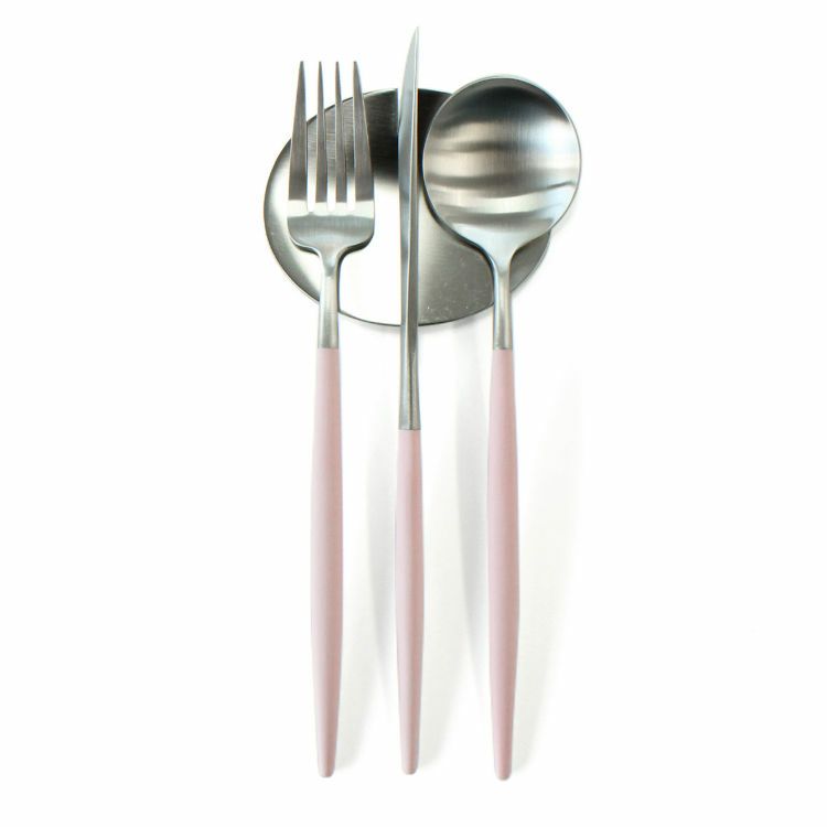 ＜4点セット＞クチポール（Cutipol） GOA/ゴア ピンク ディナー3点＆カトラリーレスト1点 [ネコポス対応可(4セットまで)]