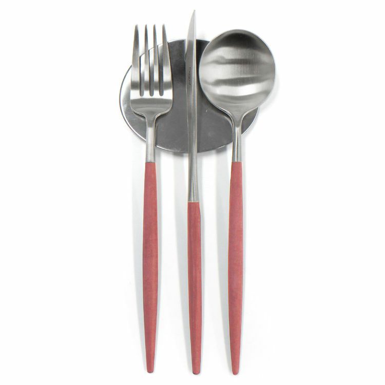 ＜4点セット＞クチポール（Cutipol） GOA/ゴア レッド ディナー3点＆カトラリーレスト1点 [ネコポス対応可(4セットまで)]