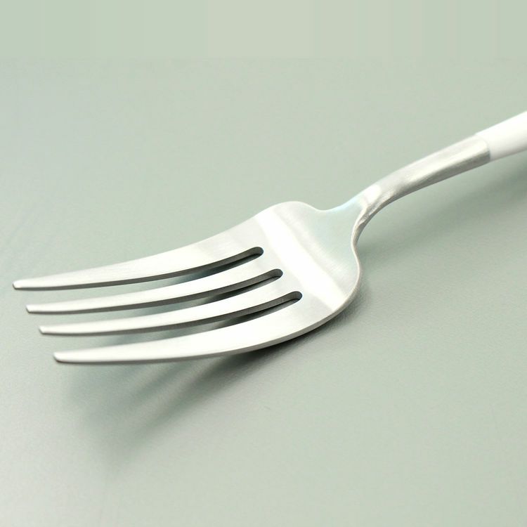 クチポール（Cutipol） GOA/ゴア ホワイト ディナーフォーク/テーブルフォーク GO04W [ネコポス対応可(18点まで)]