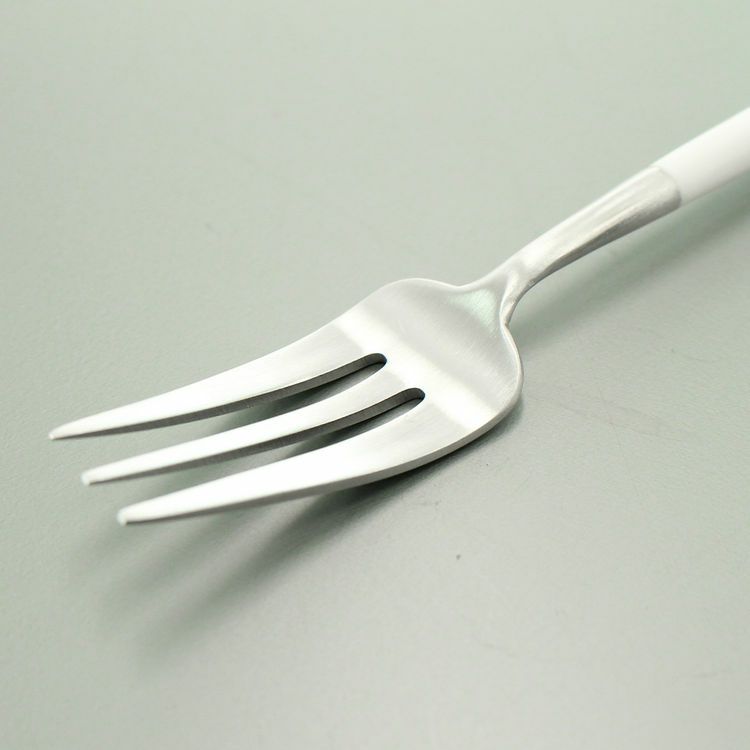 クチポール（Cutipol） GOA/ゴア ホワイト ケーキフォーク／ペストリーフォーク GO24W [ネコポス対応可(18点まで)]