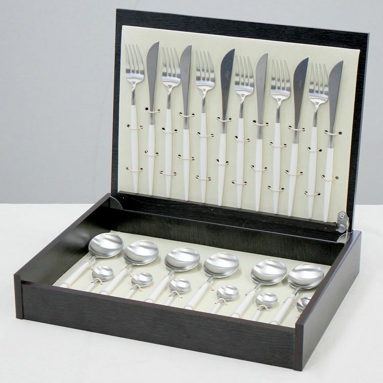 クチポール（Cutipol） GOA/ゴア ホワイト ディナー24点セット （ディナーナイフ・ディナーフォーク・ディナースプーン・コーヒー/ティースプーン） 収納木箱入り(ギフトボックス)