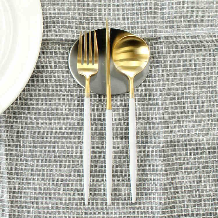 ＜4点セット＞クチポール（Cutipol） GOA/ゴア ホワイトマットゴールド デザート3点＆カトラリーレスト1点 [ネコポス対応可(4セットまで)]