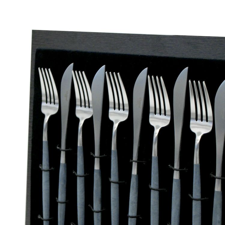 クチポール（Cutipol） GOA/ゴア ブルー ディナー24点セット （ディナーナイフ・ディナーフォーク・ディナースプーン・コーヒー/ティースプーン） 収納木箱入り(ギフトボックス)