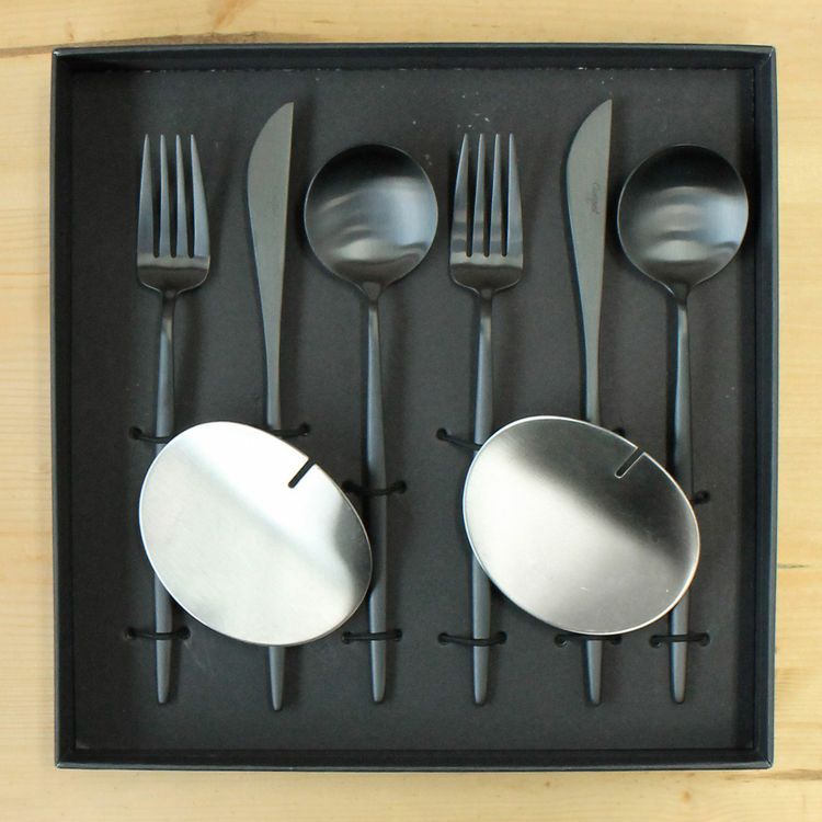 クチポール（Cutipol） MOON MATT/ムーンマット ブラック ディナーセット（ディナーナイフ・ディナーフォーク・ディナースプーン） + カトラリーレスト 8点セット ギフトボックス(化粧箱付)