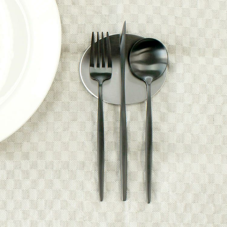 ＜4点セット＞クチポール（Cutipol） MOON MATT/ムーンマット ブラック デザート3点＆カトラリーレスト1点 [ネコポス対応可(4セットまで)]