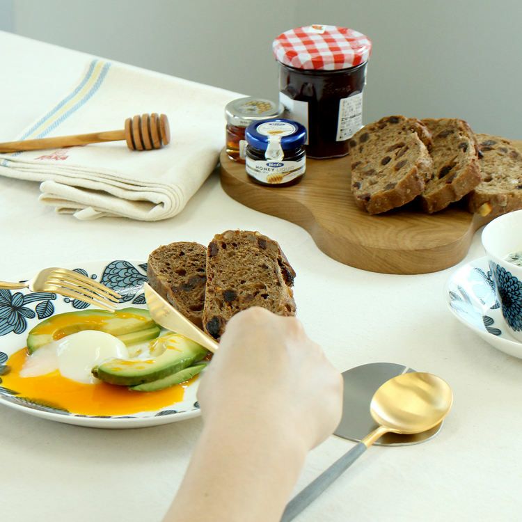 ＜4点セット＞クチポール（Cutipol） GOA/ゴア グレーマットゴールド ディナー3点＆カトラリーレスト1点 [ネコポス対応可(4セットまで)]