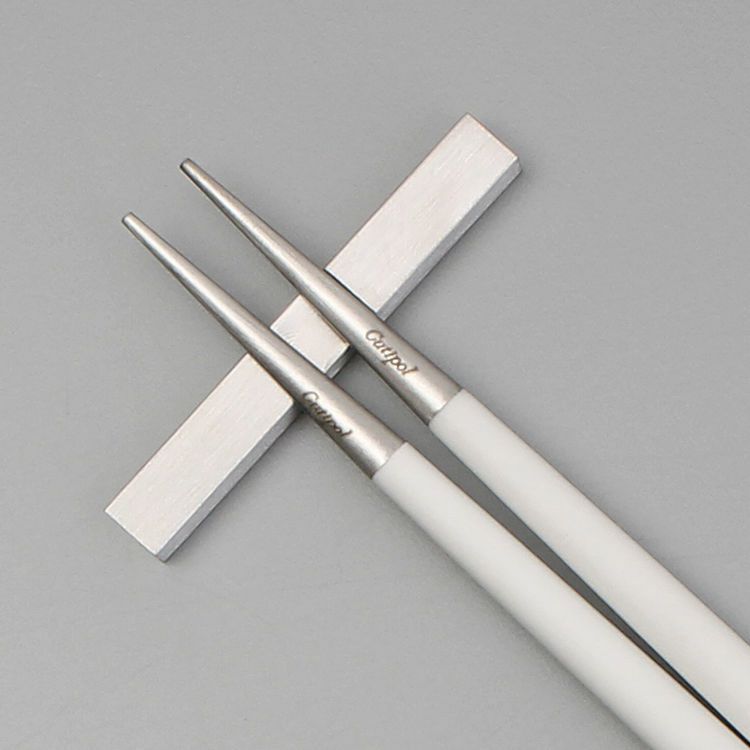 クチポール（Cutipol） GOA/ゴア ホワイト 箸 + 箸置きセット [ネコポス対応可(15セットまで)]