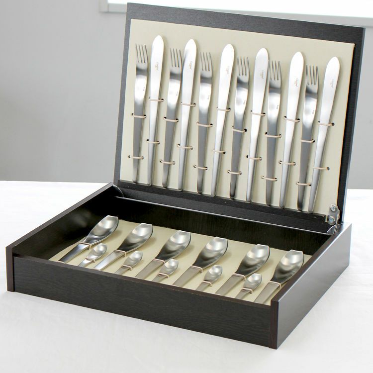 クチポール（Cutipol） VARIO MATT/ムーンマット ディナー24点セット （ディナーナイフ・ディナーフォーク・ディナースプーン・コーヒー/ティースプーン） 収納木箱入り(ギフトボックス)