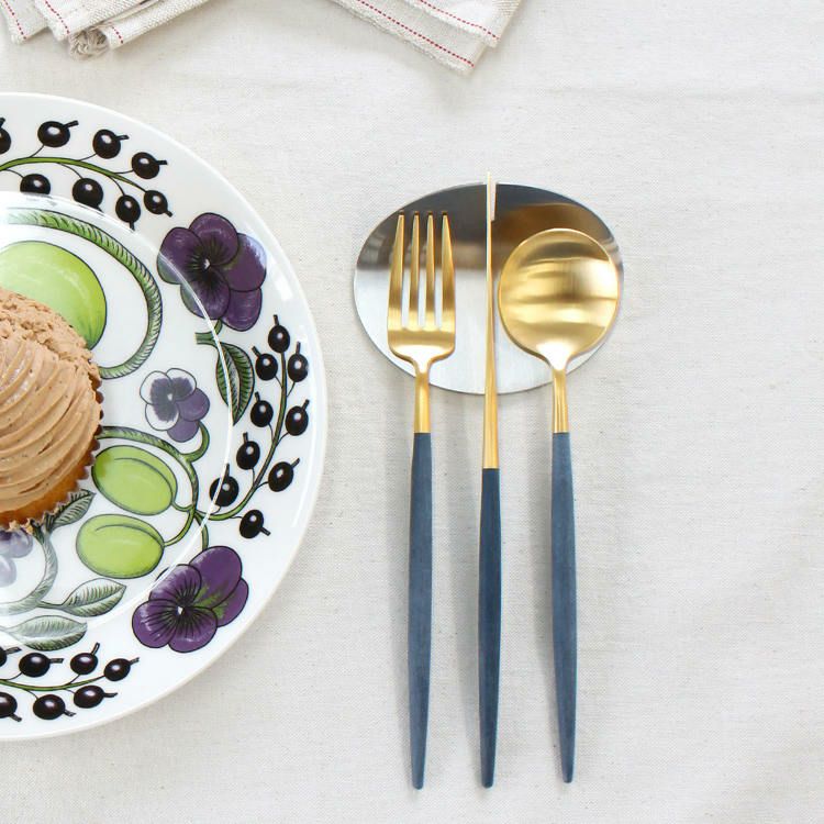 ＜4点セット＞クチポール（Cutipol） GOA/ゴア ブルーマットゴールド デザート3点＆カトラリーレスト1点 [ネコポス対応可(4セットまで)]