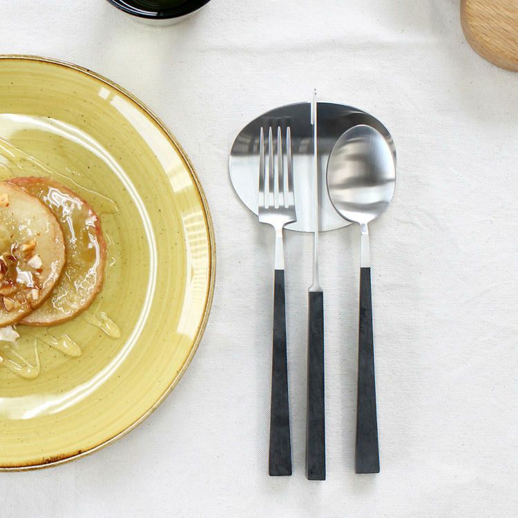 ＜4点セット＞クチポール（Cutipol） KUBE/クーベ デザート3点＆カトラリーレスト1点 [ネコポス対応可(4セットまで)]