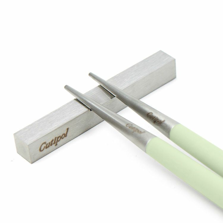 クチポール（Cutipol） ゴア/GOA セラドン 箸 + 箸置きセット [ネコポス対応可(15セットまで)]