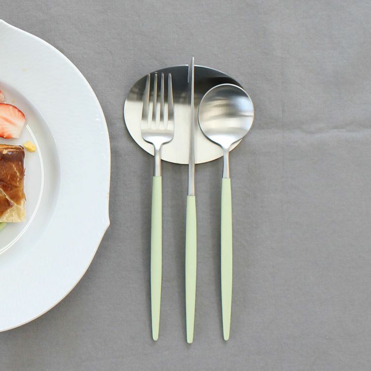 クチポール（Cutipol） ゴア/GOA セラドン デザート3点＆カトラリーレスト1点 [ネコポス対応可(4セットまで)]