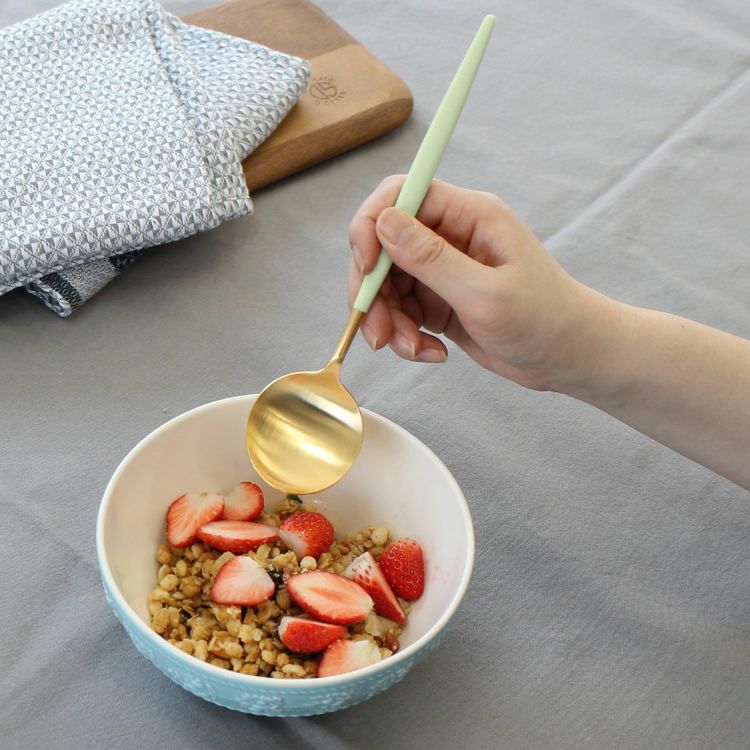 クチポール（Cutipol） ゴア/GOA セラドンマットゴールド ディナースプーン [ネコポス対応可(18点まで)]