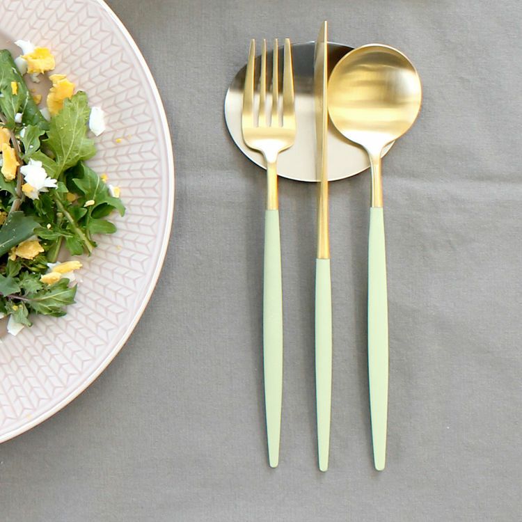 クチポール（Cutipol） ゴア/GOA セラドンマットゴールド ディナー3点＆カトラリーレスト1点 [ネコポス対応可(4セットまで)]