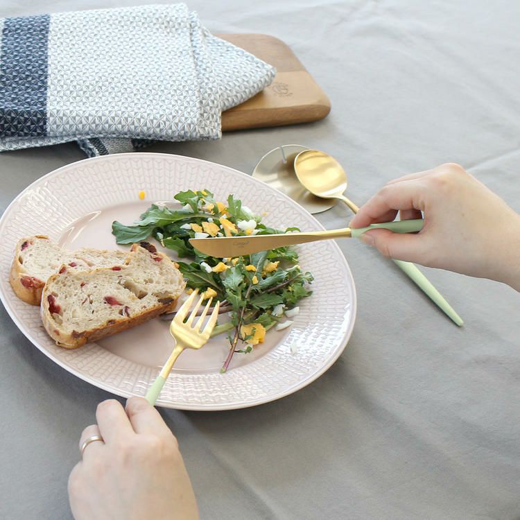 クチポール（Cutipol） ゴア/GOA セラドンマットゴールド ディナー3点＆カトラリーレスト1点 [ネコポス対応可(4セットまで)]