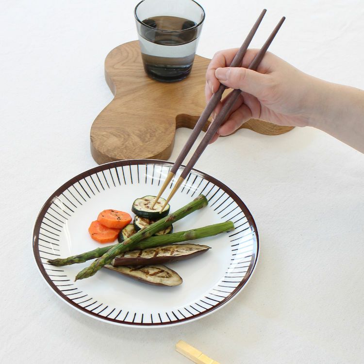 クチポール（Cutipol） ゴア/GOA ブラウンマットゴールド 箸 + 箸置きセット [ネコポス対応可(15セットまで)]