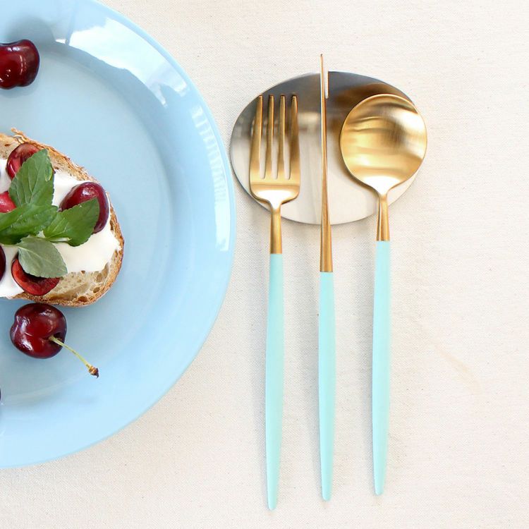 クチポール（Cutipol） ゴア/GOA ターコイズマットゴールド デザート3点＆カトラリーレスト1点 [ネコポス対応可(4セットまで)]