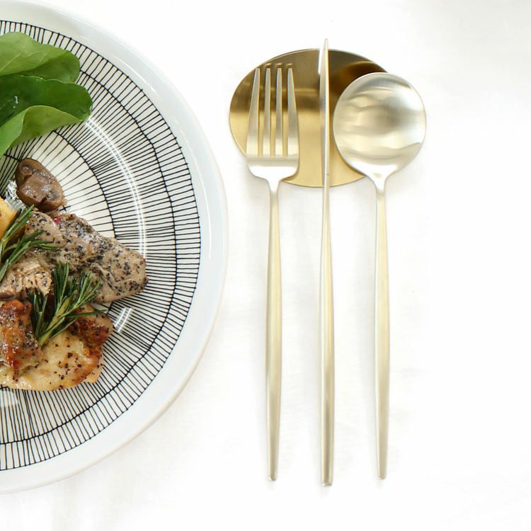 ＜4点セット＞クチポール（Cutipol） ムーンマット/MOON MATT シャンパンゴールド ディナー3点＆カトラリーレストゴールド 1点 [ネコポス対応可(4セットまで)]