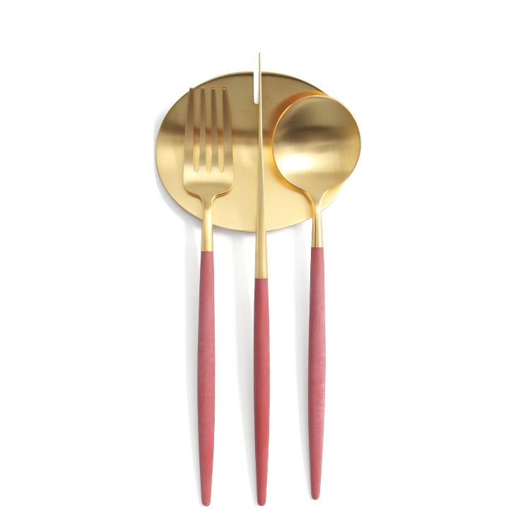 クチポール（Cutipol） ゴア/GOA レッドマットゴールド デザート3点＆カトラリーレスト1点 [ネコポス対応可(4セットまで)]