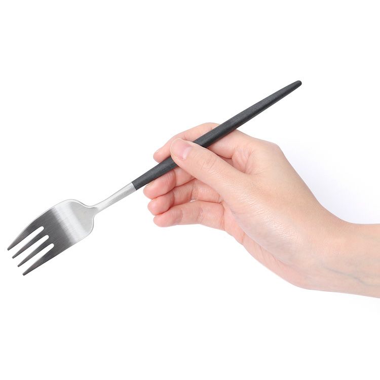 クチポール（Cutipol） ナウ/NAU ブラック ディナーフォーク [ネコポス対応可(18点まで)]