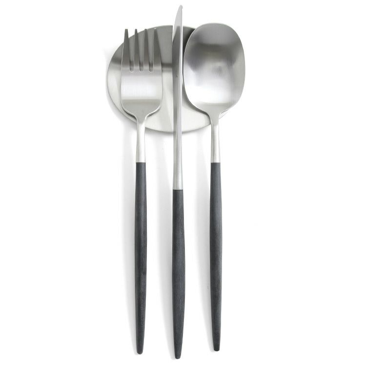 クチポール（Cutipol） ナウ/NAU ブラック ディナー3点＆カトラリーレスト1点 [ネコポス対応可(4セットまで)]