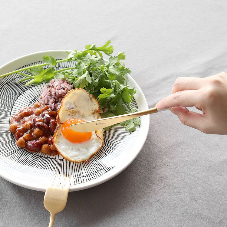 クチポール（Cutipol） ナウ/NAU ホワイトマットゴールド ディナーナイフ/テーブルナイフ [ネコポス対応可(18点まで)]