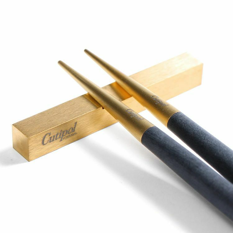 クチポール（Cutipol） GOA/ゴア マットゴールド 箸 + 箸置き 2膳セット ギフトボックス入り