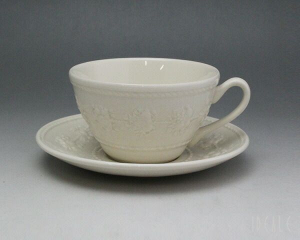 ウェッジウッド（WEDGWOOD） フェスティビティ/FESTIVITY アイボリー ティーカップ&ソーサー