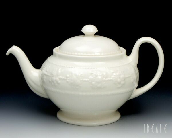 ウェッジウッド（WEDGWOOD） フェスティビティ/FESTIVITY アイボリー ティーポット