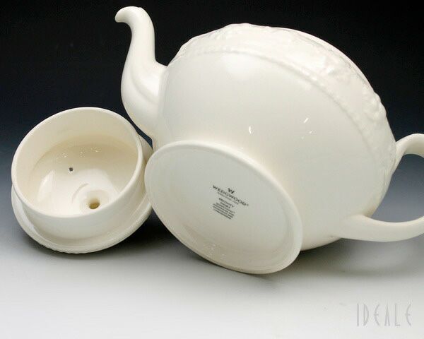 ウェッジウッド（WEDGWOOD） フェスティビティ/FESTIVITY アイボリー ティーポット