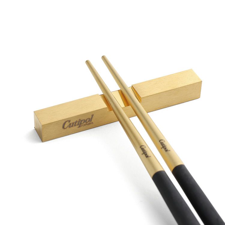 クチポール（Cutipol） クーベ/KUBE ブラックマットゴールド 箸 + 箸置きセット