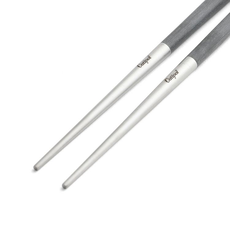 クチポール（Cutipol） クーベ/KUBE グレー 箸 + 箸置きセット