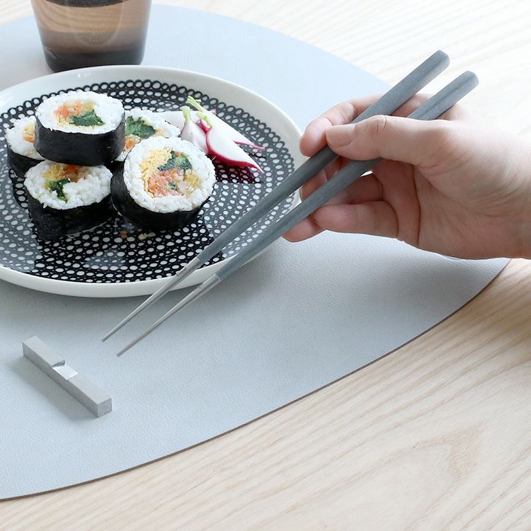 クチポール（Cutipol） クーベ/KUBE グレー 箸 + 箸置きセット