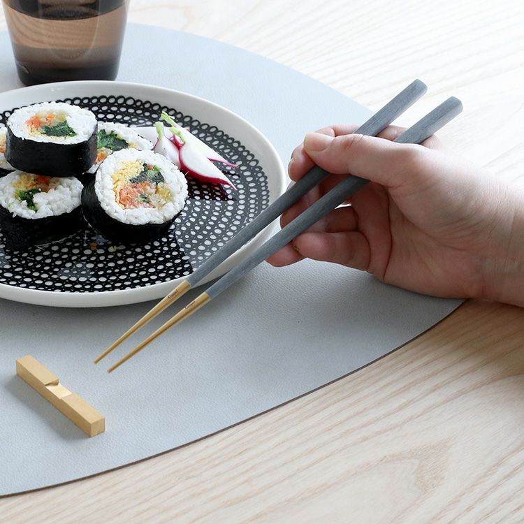 クチポール（Cutipol） クーベ/KUBE グレーマットゴールド 箸 + 箸置きセット