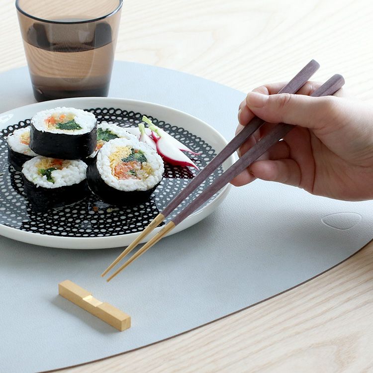 クチポール（Cutipol） クーベ/KUBE ブラウンマットゴールド 箸 + 箸置きセット