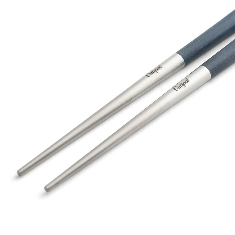 クチポール（Cutipol） クーベ/KUBE ブルー 箸 + 箸置きセット