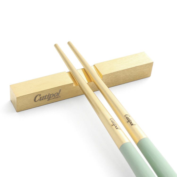 クチポール（Cutipol） クーベ/KUBE セラドンマットゴールド 箸 + 箸置きセット