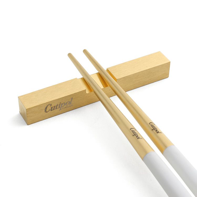クチポール（Cutipol） クーベ/KUBE ホワイトマットゴールド 箸 + 箸置きセット