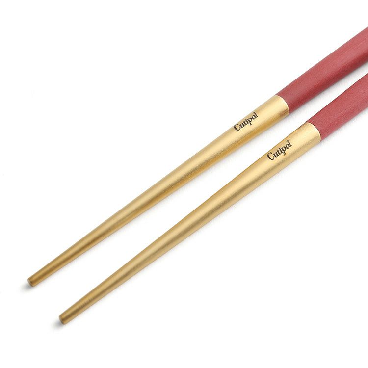 クチポール（Cutipol） クーベ/KUBE レッドマットゴールド 箸 + 箸置きセット