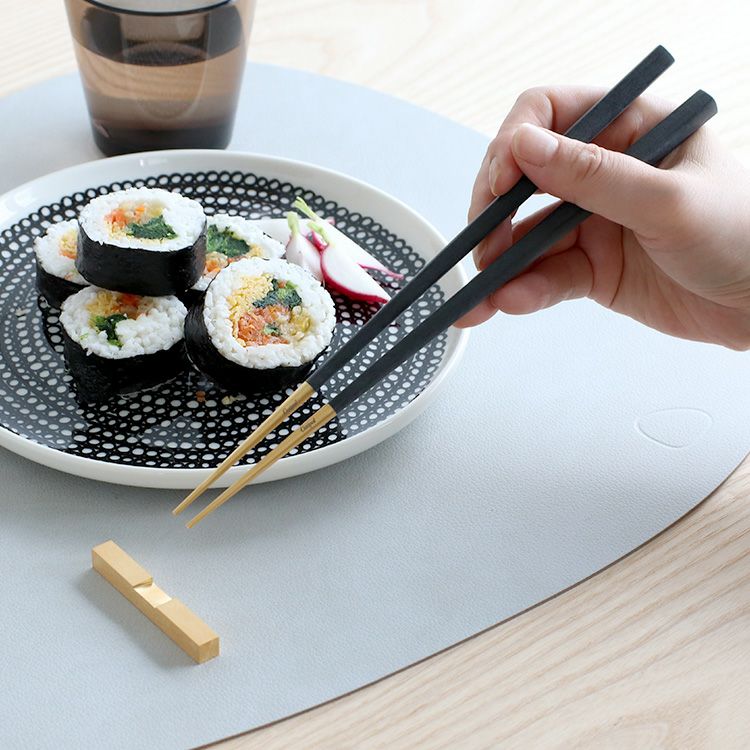 クチポール（Cutipol） KUBE/クーベ マットゴールド 箸 + 箸置き 2膳セット ギフトボックス入り