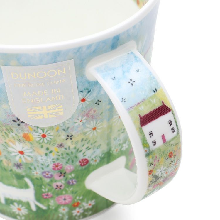 ダヌーン（Dunoon） マグカップ LOMOND コテージを散歩する犬